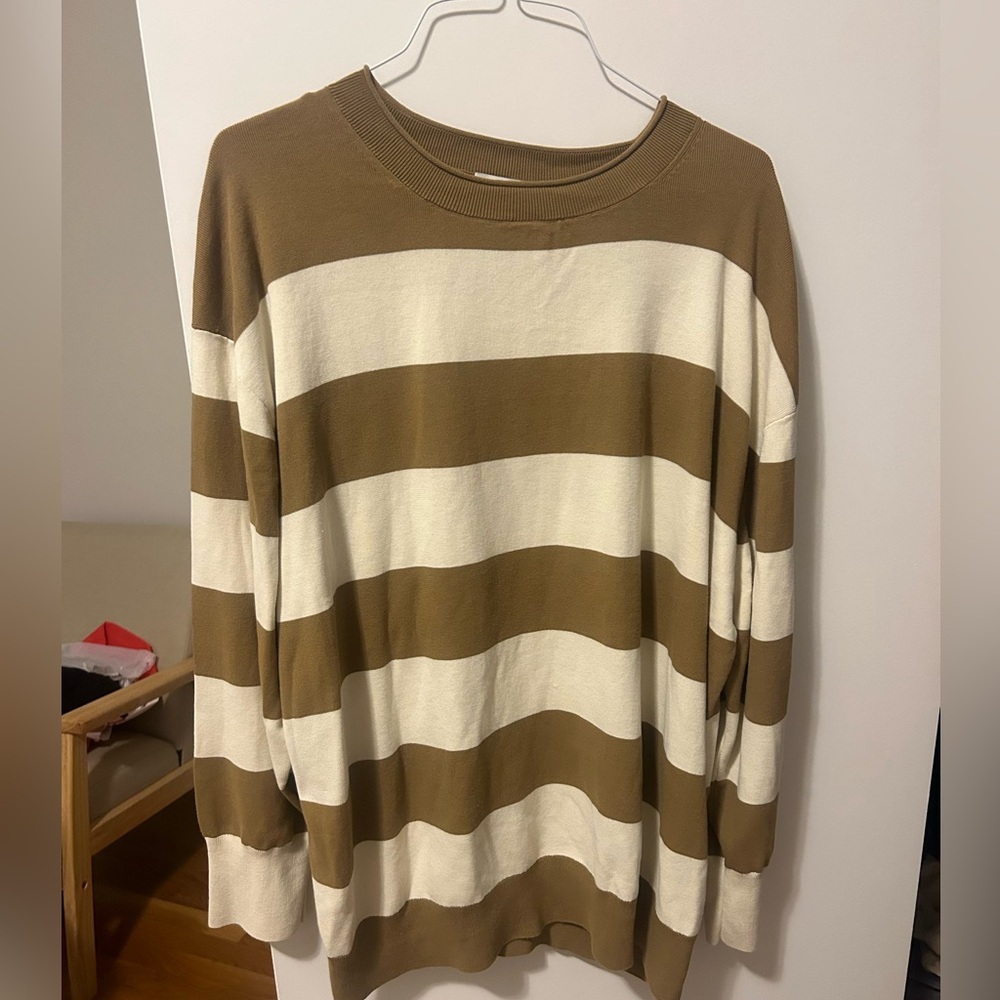 Cos oversized sweater. - Picture 2 of 2